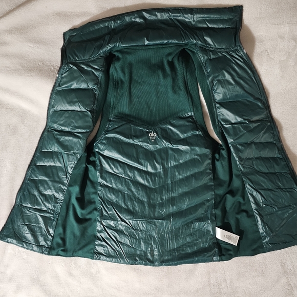 Alo yoga Green Vest Size Extra Small - Picture 5 of 9